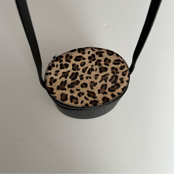 Black pebbled Leather Leopard Print Round Zipper Bucket shoulder Crossbody Bag - Picture 7 of 12